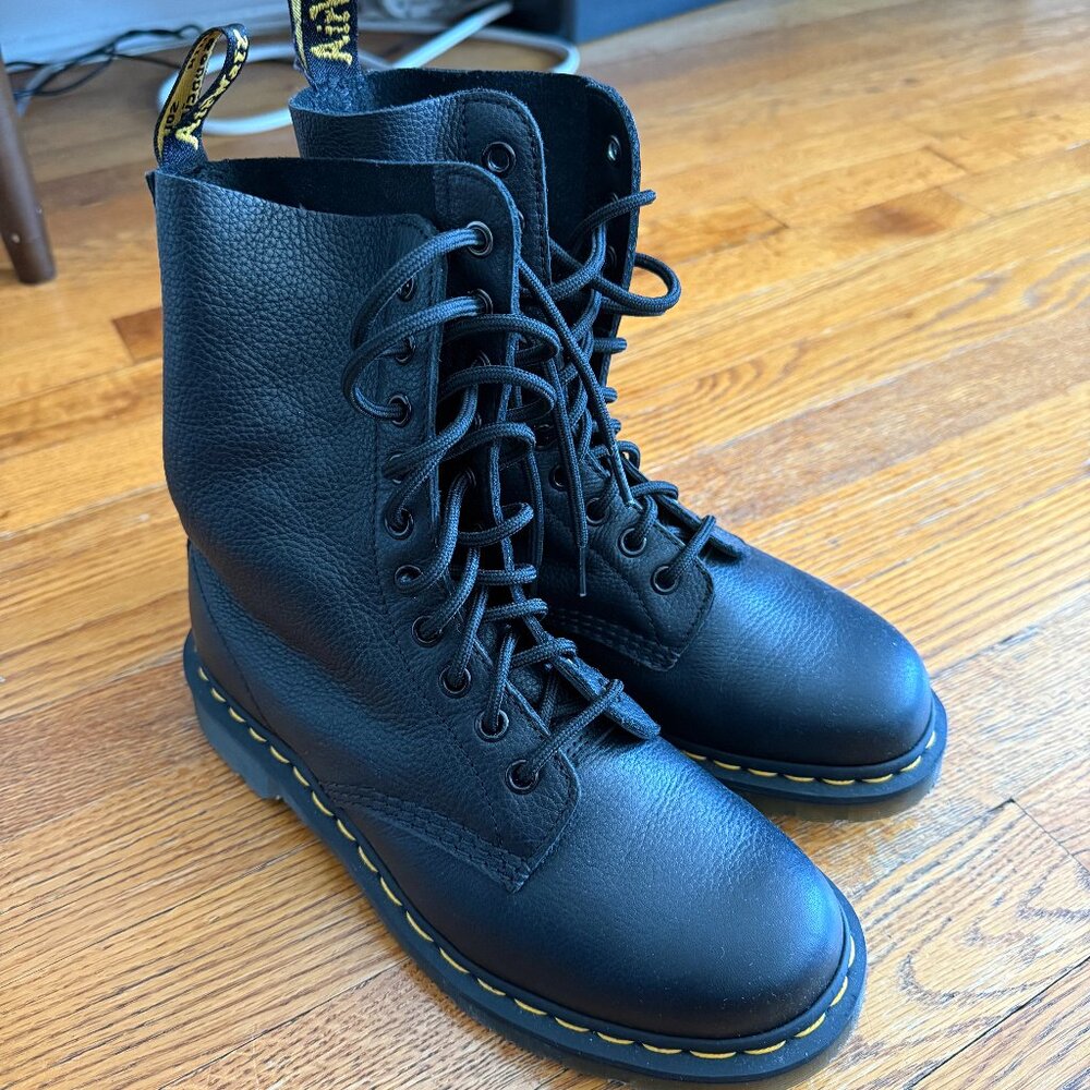 Dr. Martens 1490 Virginia Leather Mid Calf Boots Women’s Size 8
